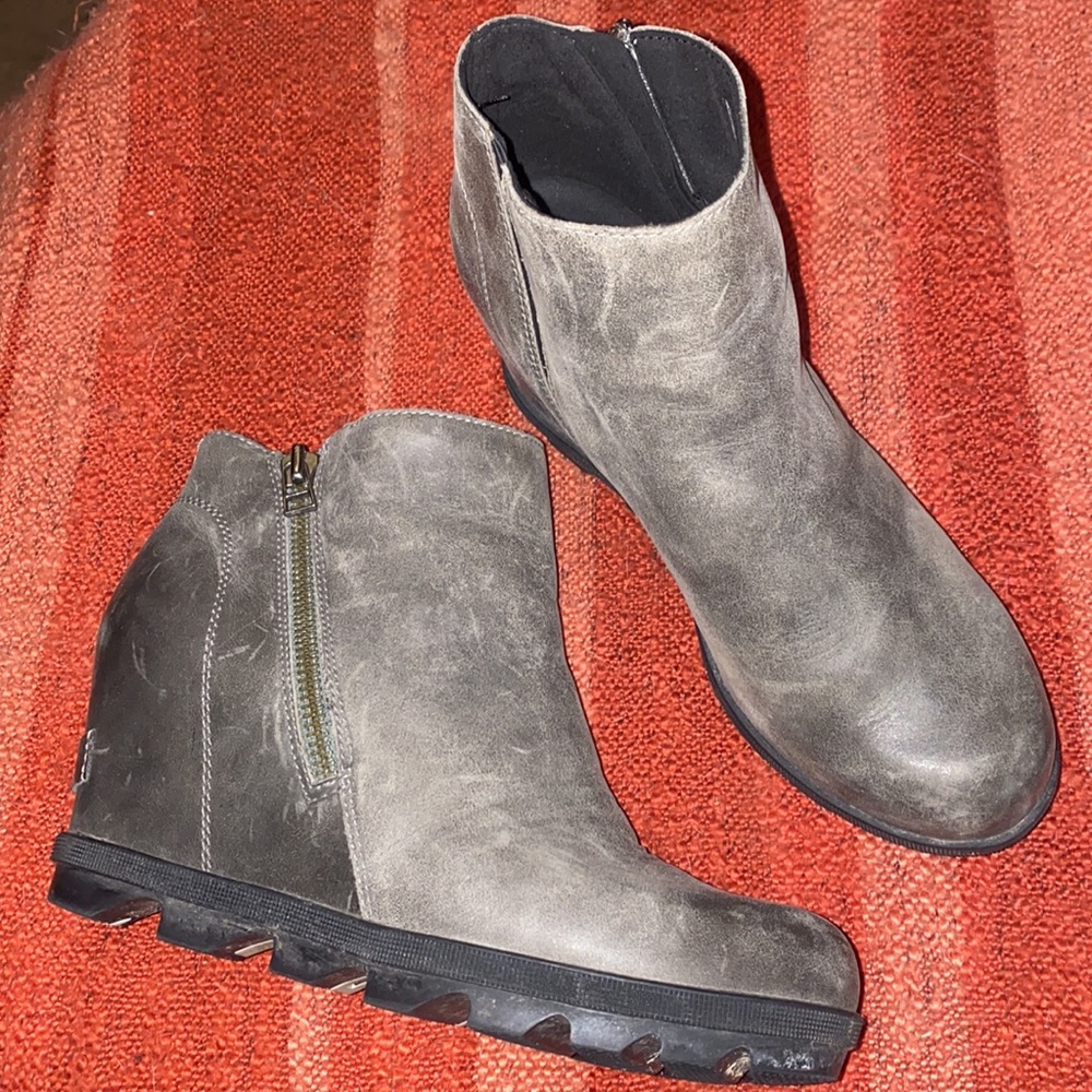 SOREL WOMENS WATERPROOF WEDGE BOOTS SZ 8 GRAY LEATHER